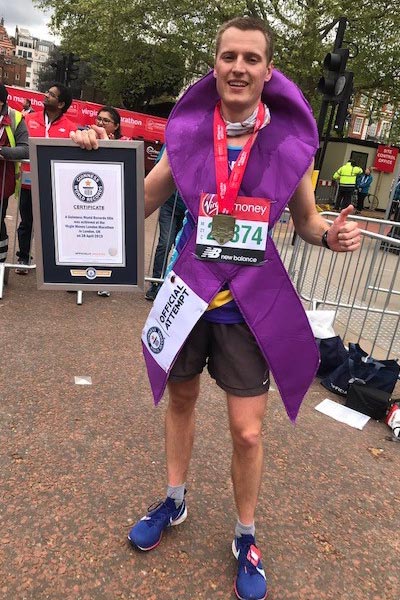 Kỷ lục Guinness trang phục kỳ lạ ‘nổ như mưa’ tại London Marathon 2019 Kỷ lục Guinness trang phục kỳ lạ ‘nổ như mưa’ tại London Marathon 2019